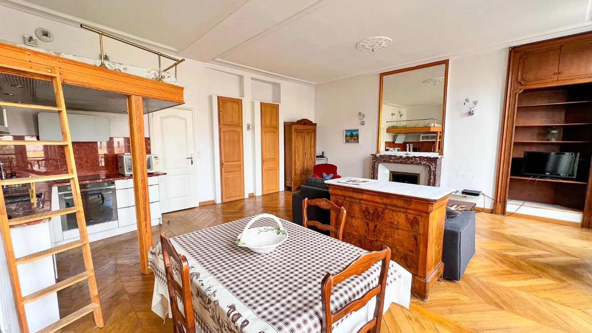 Apartament Charmant Paris, Vue Notre-Dame