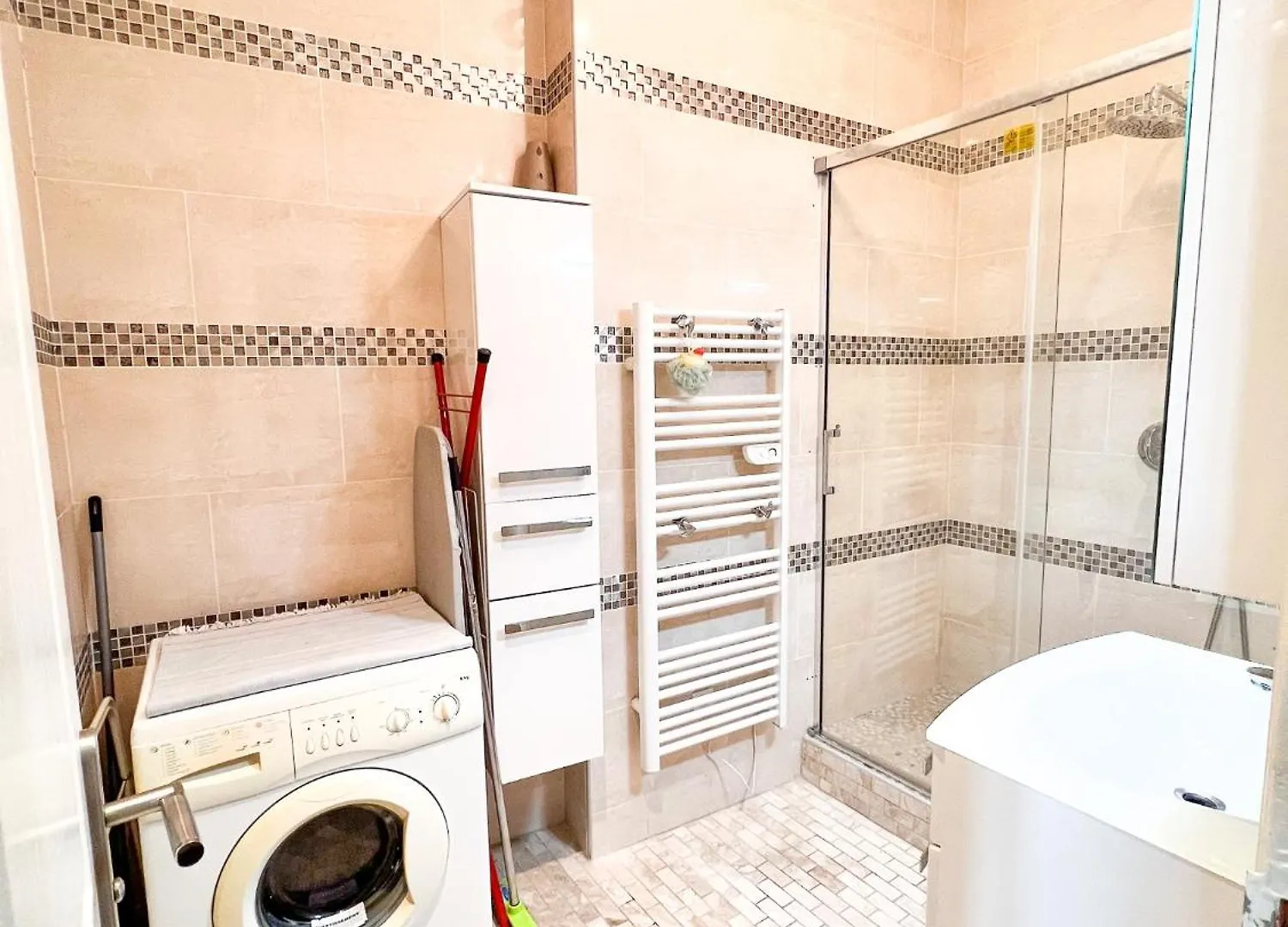 Apartament Charmant Paris, Vue Notre-Dame 0*, Paryż Francja