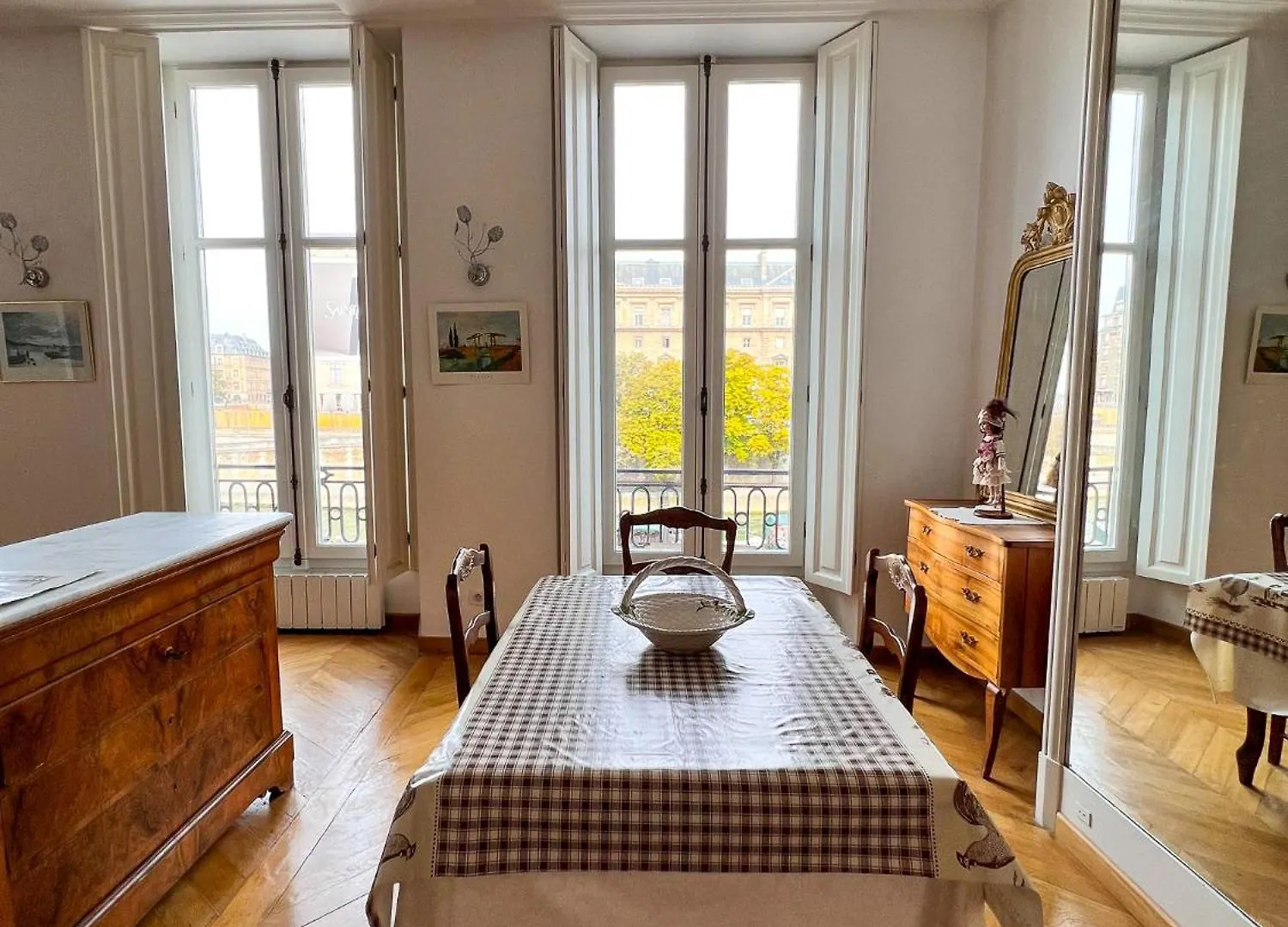 Charmant Paris, Vue Notre-Dame Apartment